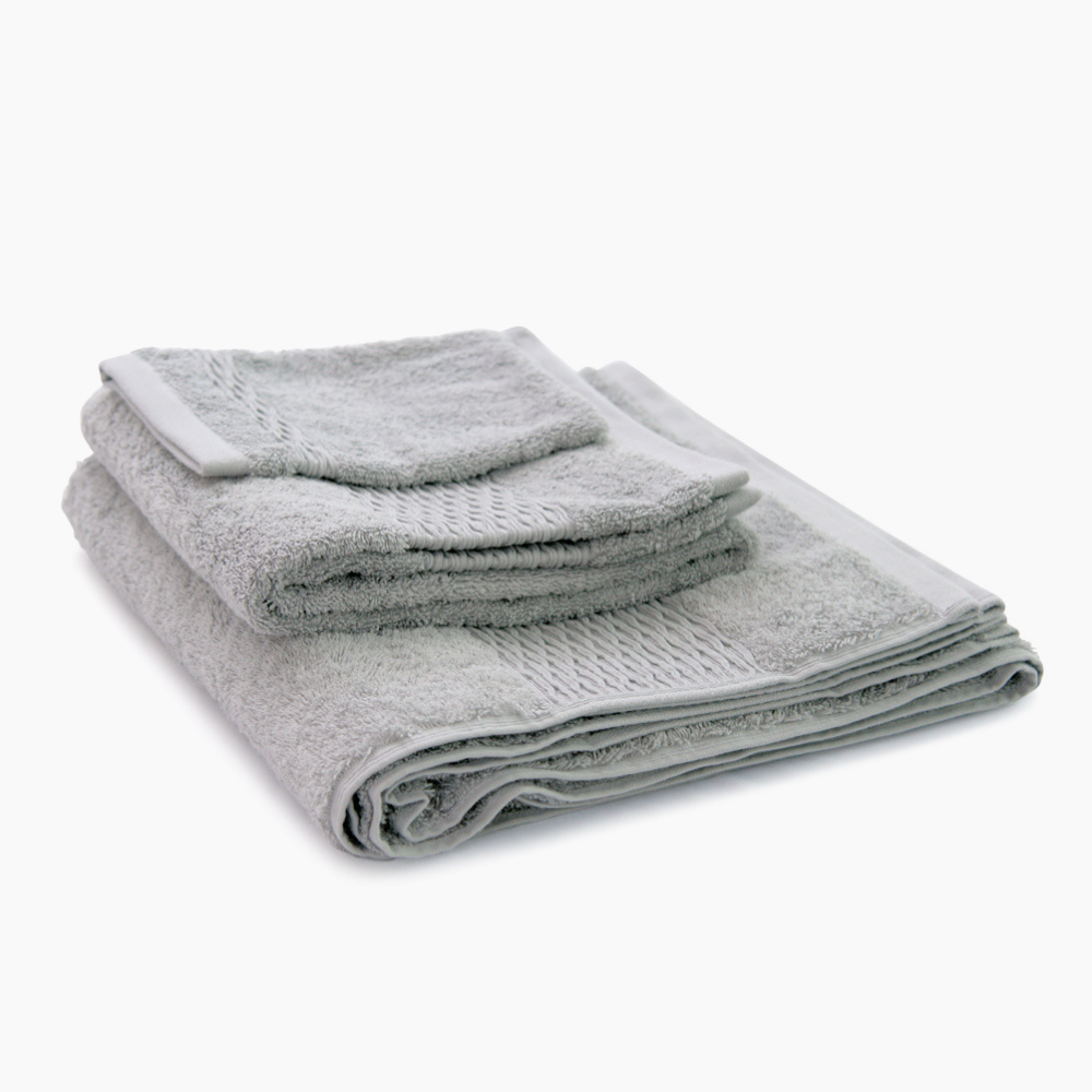 https://kingstongoods.com/cdn/shop/products/kingstongoods-bath-towel-set-gray.png?v=1631993181